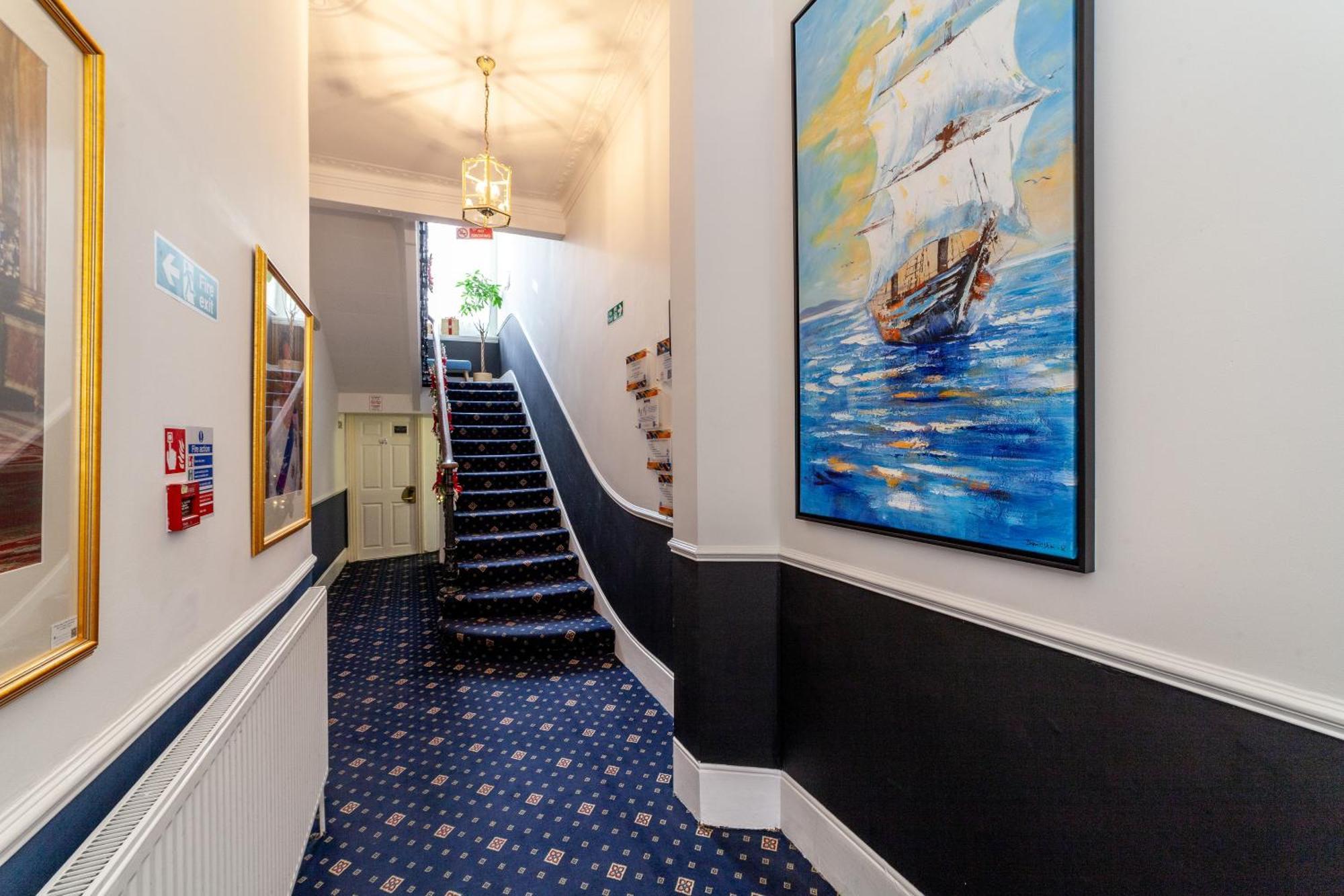 Jubilee Hotel Victoria Лондон Экстерьер фото
